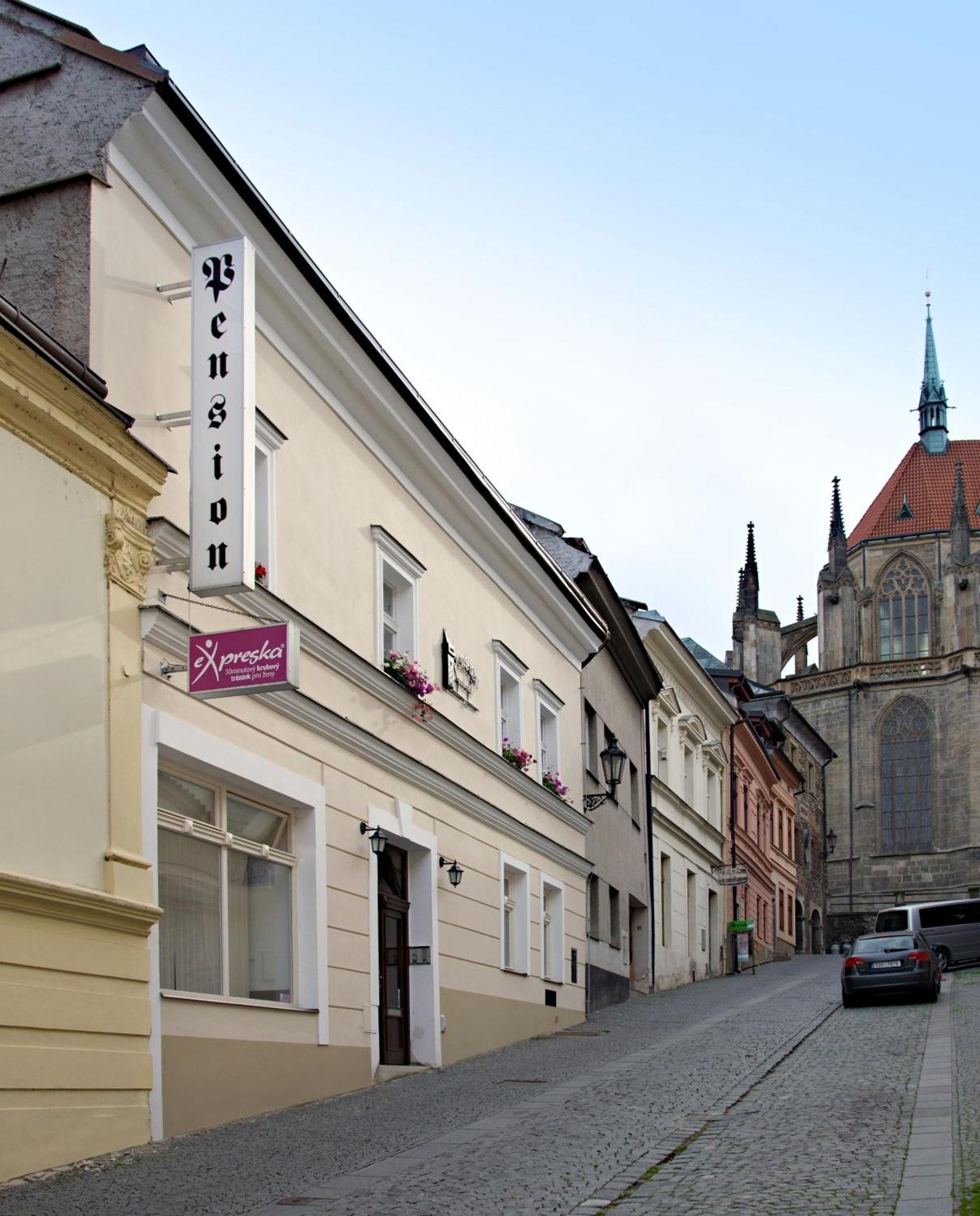 Pension Pod věží Kolín Exterior foto